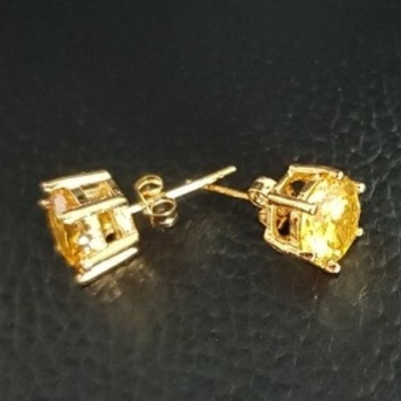 3Ct Citron Cubic Zirconia CZ Studs S925, & 18KGold - Picture 4 of 4